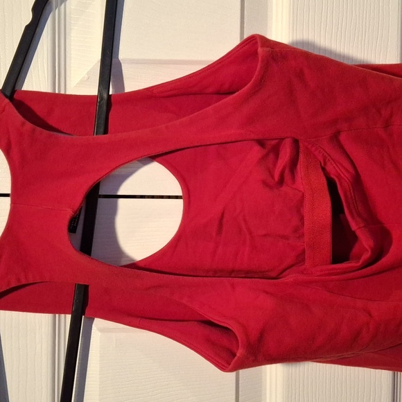 Moda International Keyhole Back Shelf Bra Tank - Picture 4 of 5